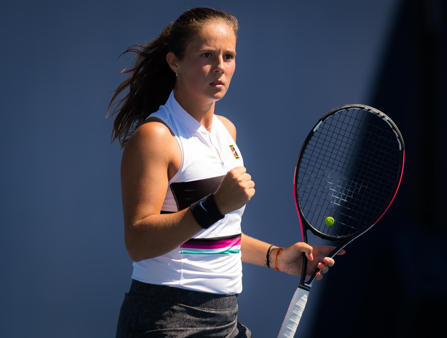 场均贡献不 场均贡献不